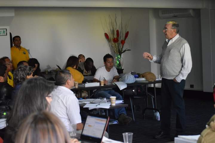 A nuestro profesor Alfonso Conde Cotes